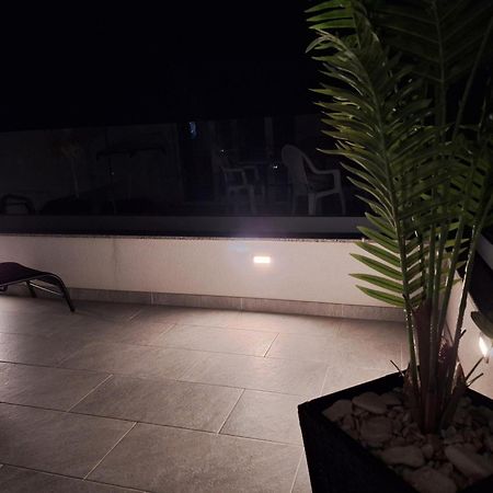Apartments Nina Brist Luaran gambar