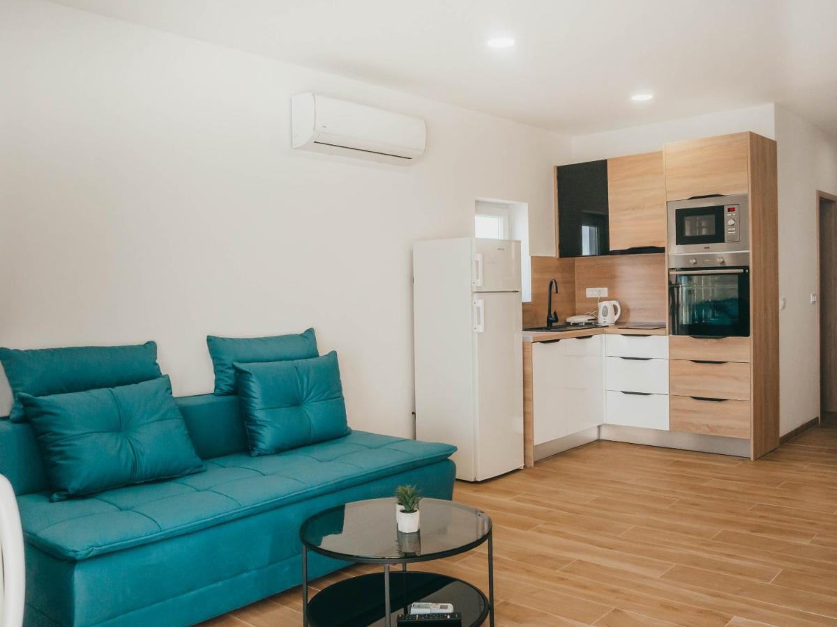 Apartments Nina Brist Luaran gambar