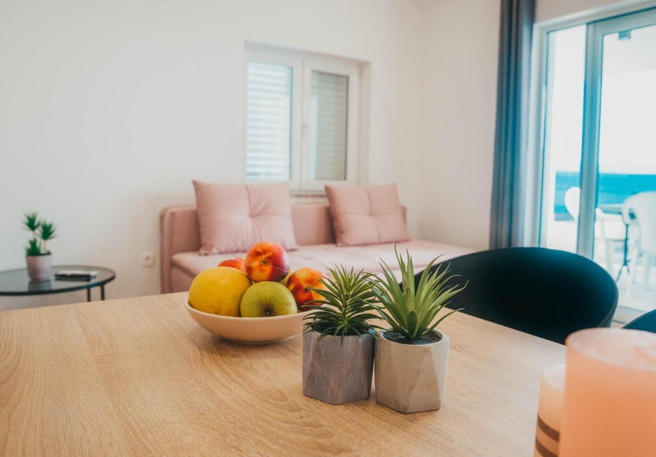 Apartments Nina Brist Luaran gambar