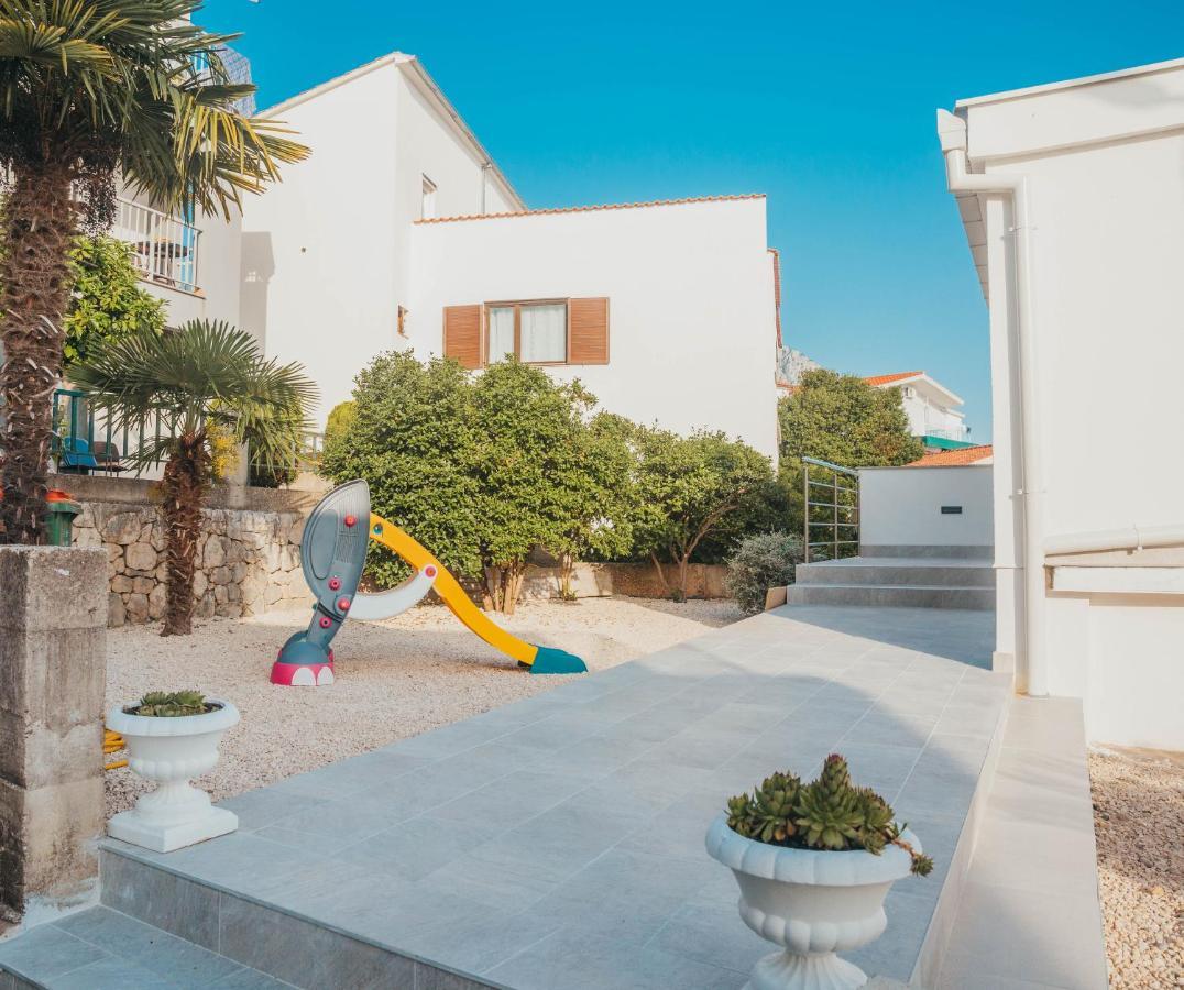 Apartments Nina Brist Luaran gambar