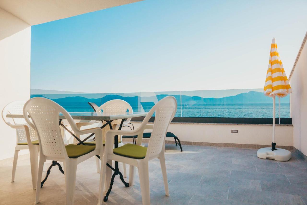 Apartments Nina Brist Luaran gambar