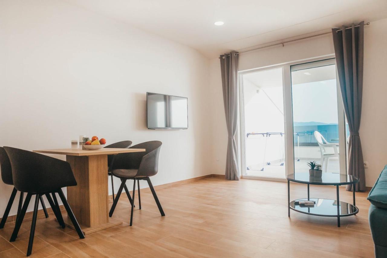 Apartments Nina Brist Luaran gambar