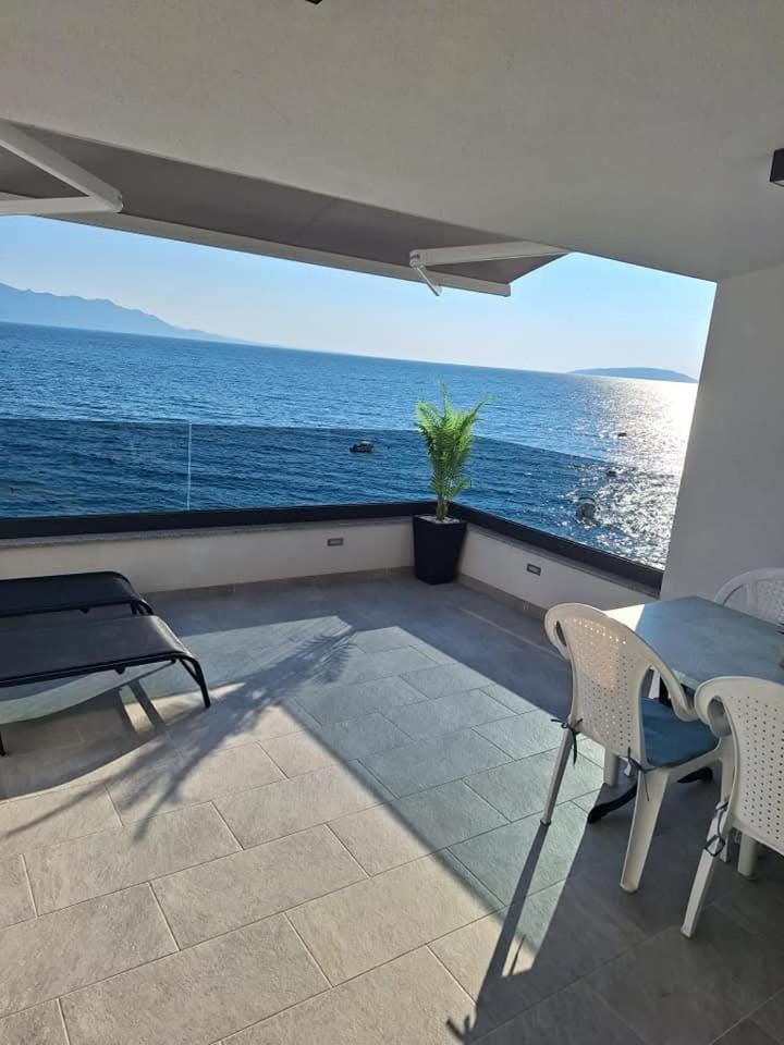 Apartments Nina Brist Luaran gambar